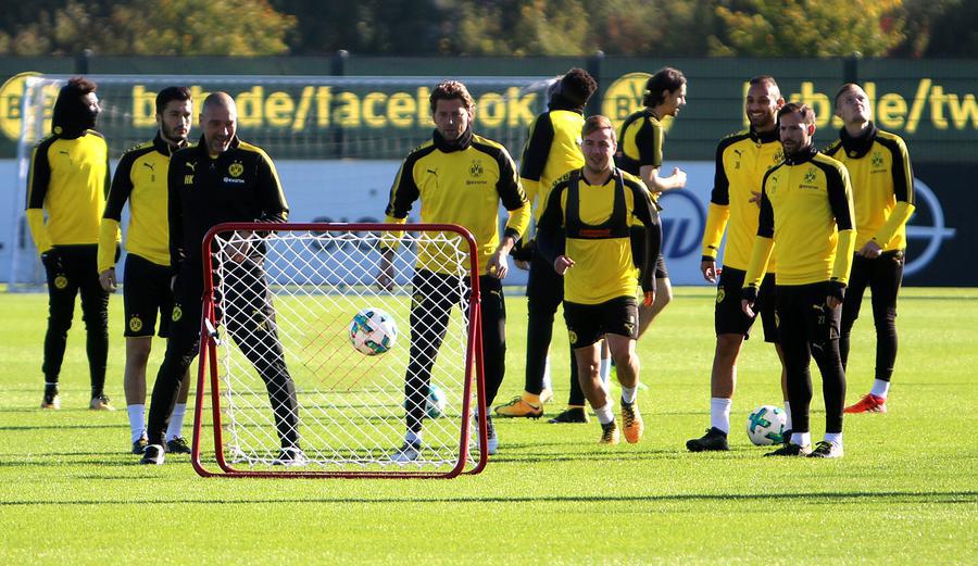 Các sao Dortmund vui vẻ trước khi 'chia tay' nhau - Bóng Đá