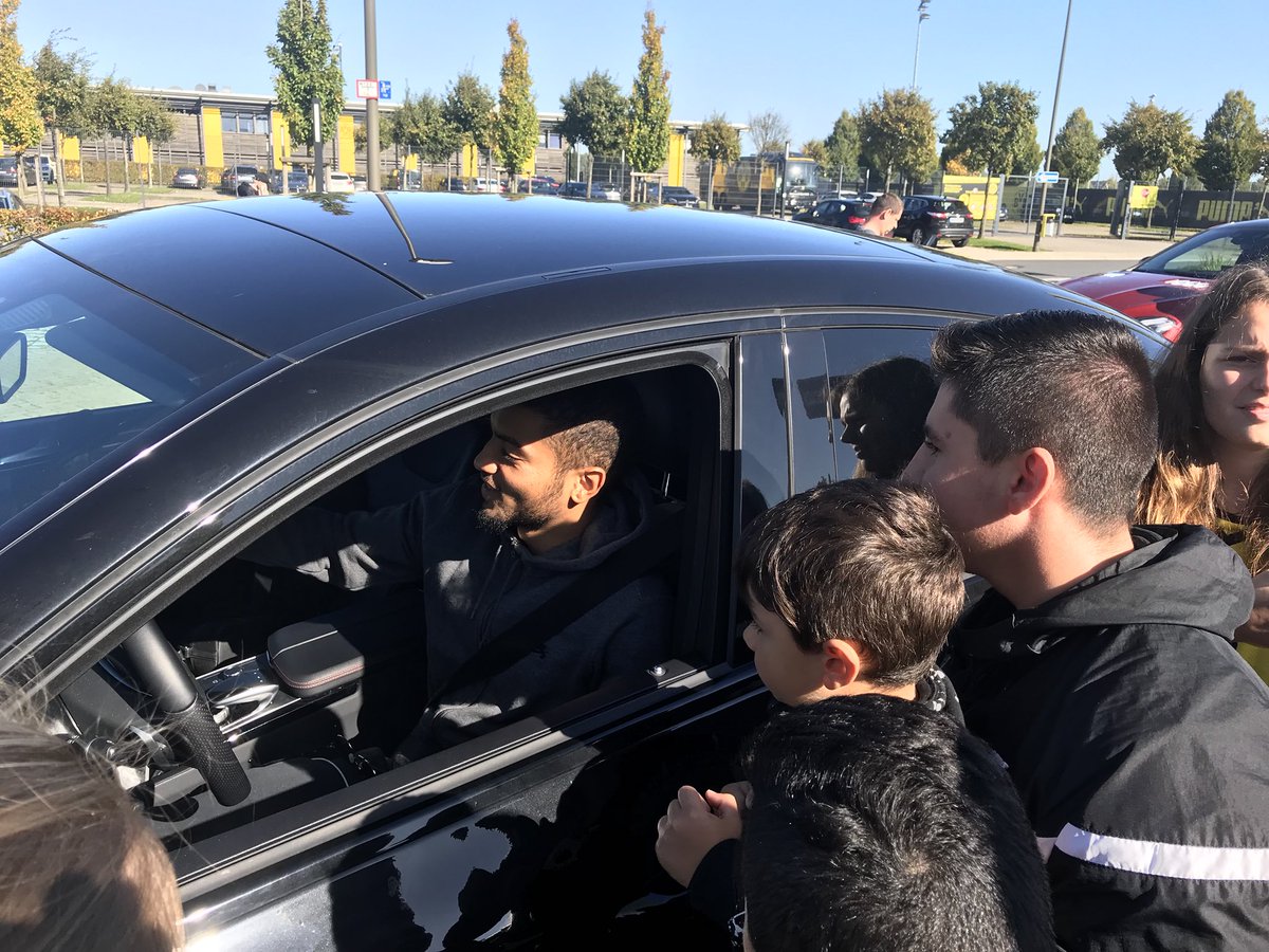 Các sao Dortmund vui vẻ trước khi 'chia tay' nhau - Bóng Đá