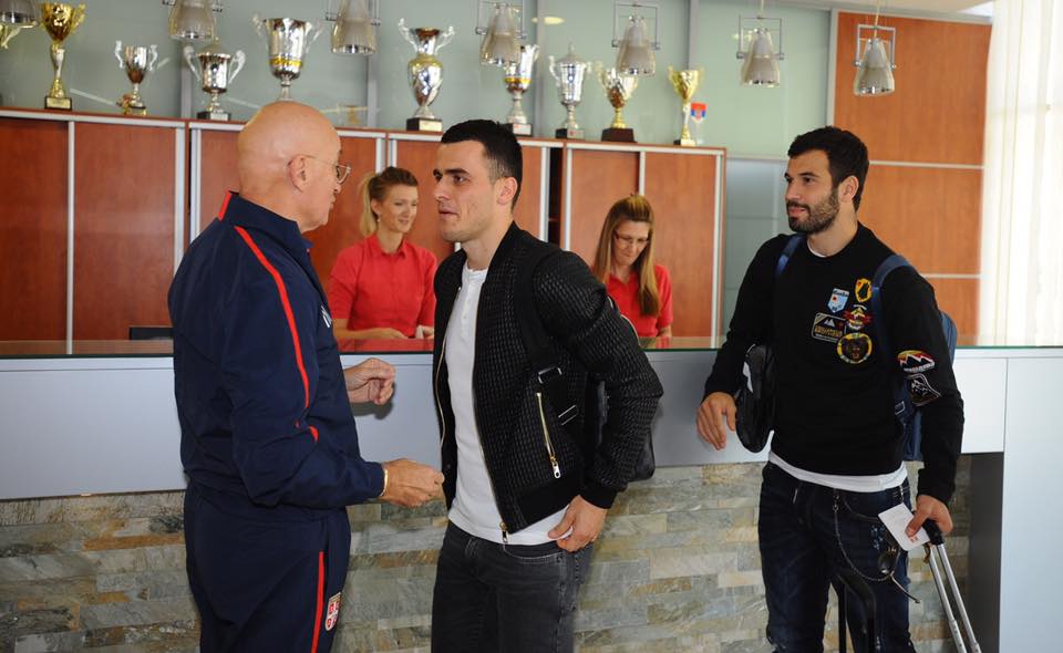 Matic hội ngộ đồng đội cũ tại Serbia - Bóng Đá