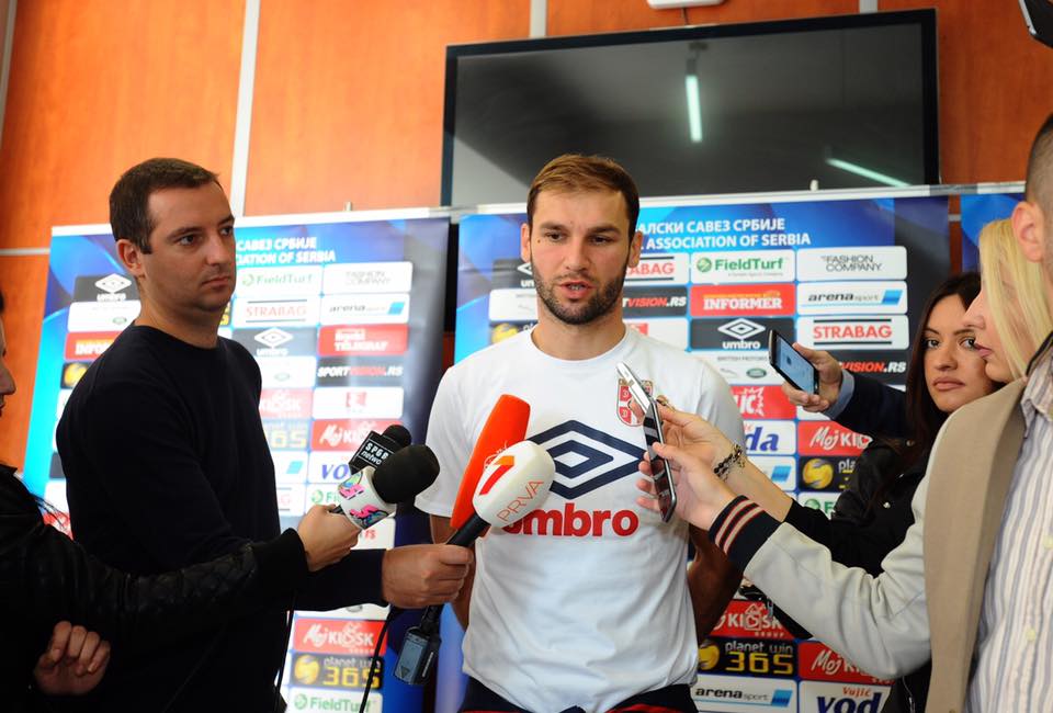 Tương tự Matic là người đồng đội cũ Ivanovic.