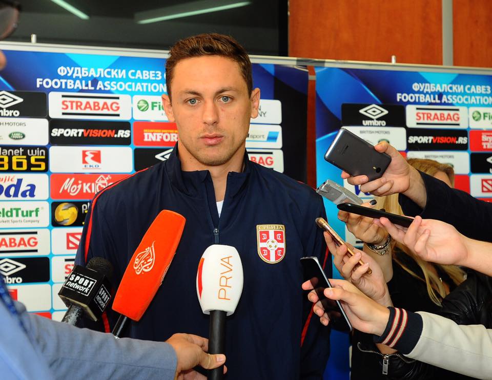 Anh chính là tâm điểm chú ý của các phóng viên.