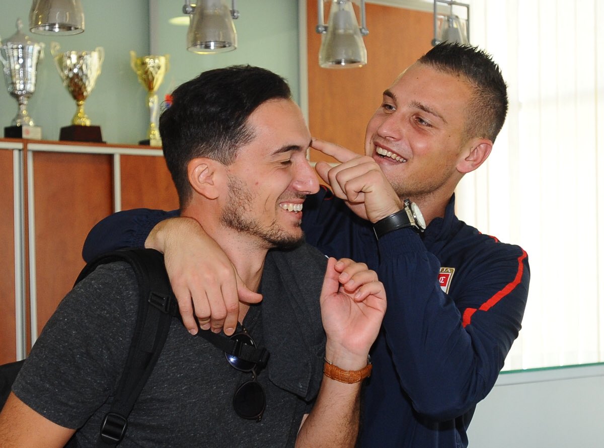 Matic hội ngộ đồng đội cũ tại Serbia - Bóng Đá