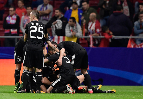 Niềm vui của các cầu thủ Qarabag.