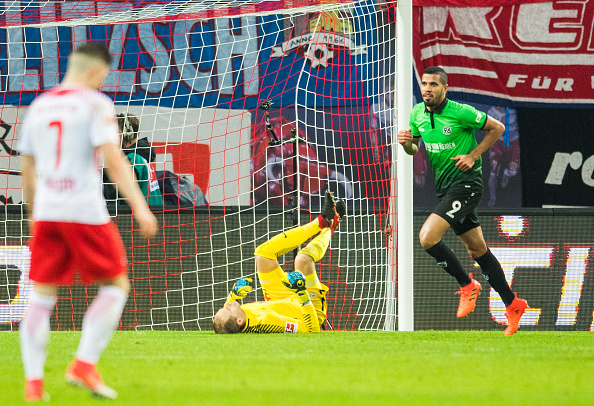 Jonathas mở tỉ số trận đấu.