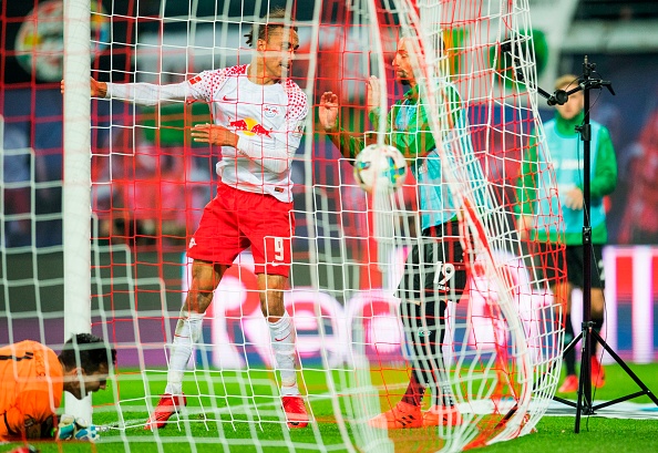 Poulsen đem về bàn gỡ hòa cho đội chủ nhà