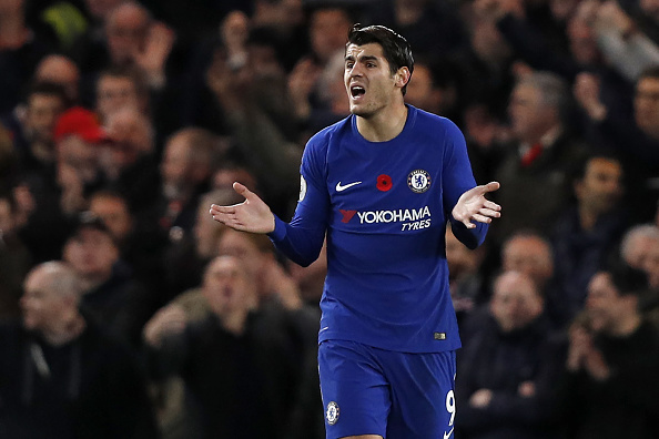 Morata phàn nàn vì bị thổi phạt.