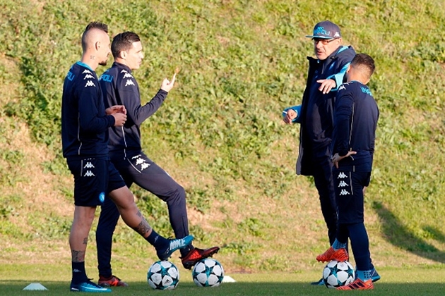 Giữa lằn ranh sinh tử, ánh nắng mang đến niềm tin cho Napoli - Bóng Đá