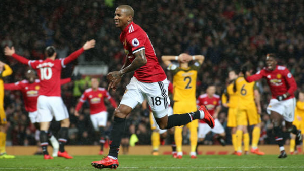 Trở lại trận đấu, bàn thắng duy nhất được thực hiện sau cú sút xa của Ashley Young. Trong tình huống này, bóng đã đập chân trung vệ Lewis Dunk đổi hướng và chung cuộc được tính là bàn phản lưới nhà.