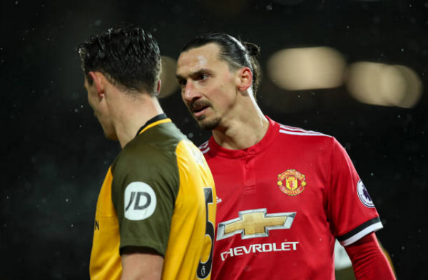 Tiền đạo Thụy Điển đã không giữ được bình tĩnh và bày tỏ thái độ không hài lòng với một cầu thủ đội khách