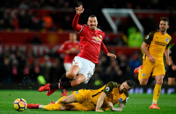 Ibra 'dằn mặt' cầu thủ bên phía Brighton - Bóng Đá