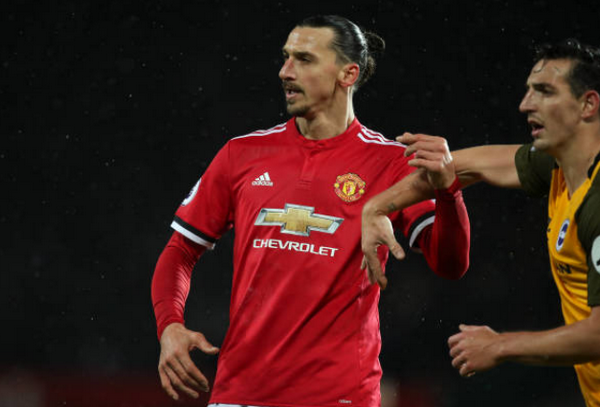 Nhận thức rõ sự nguy hiểm của Ibra, các cầu thủ đội khách liên tục theo sát anh