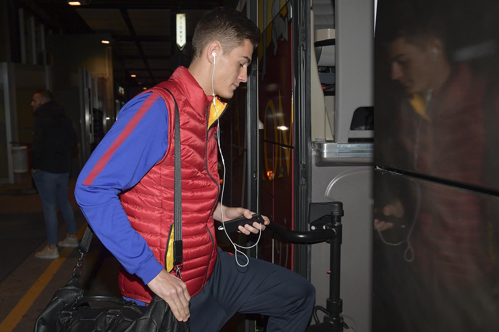 Roma gấp rút chiêu mộ sao Man United - Bóng Đá