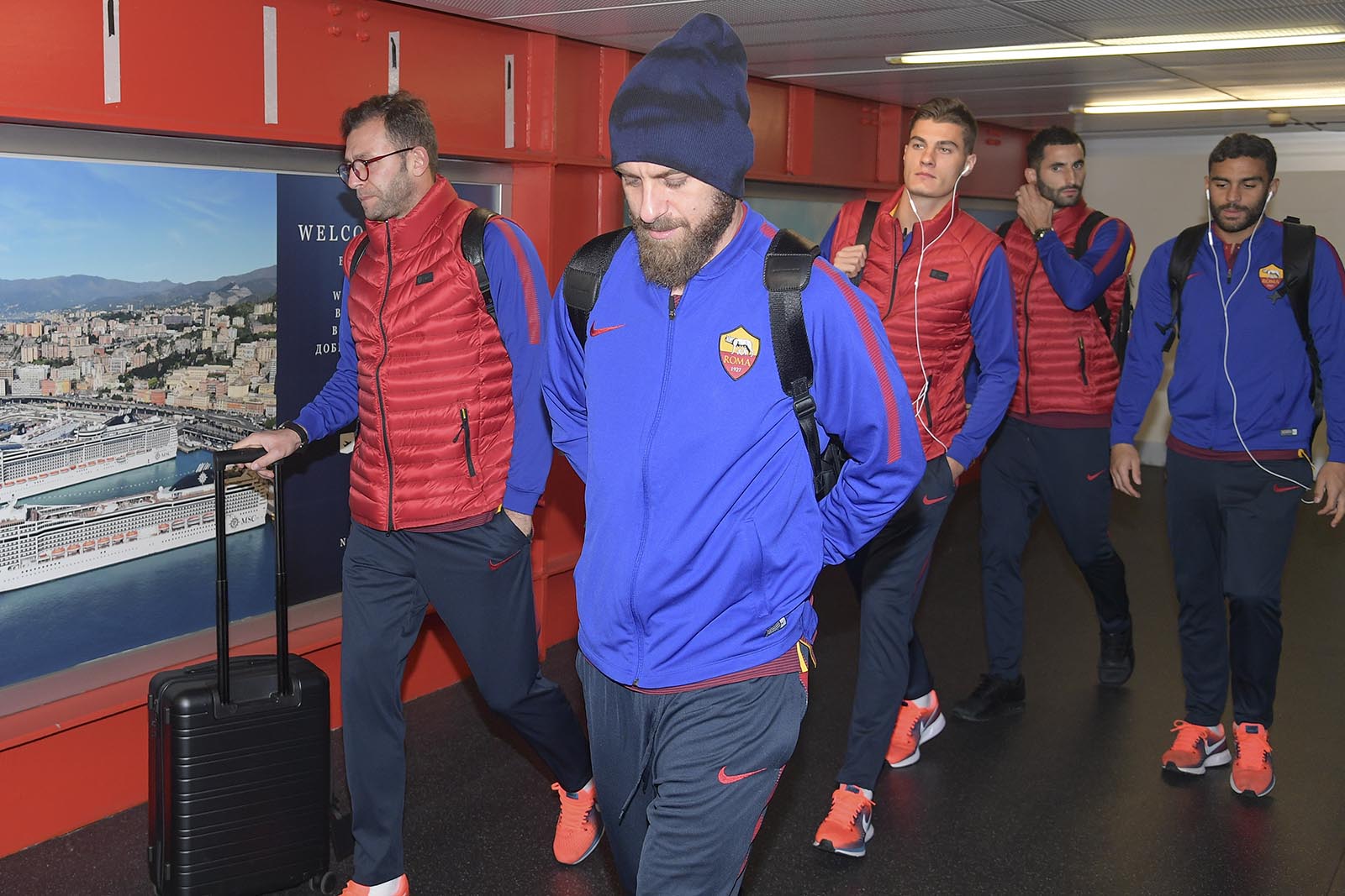 Roma gấp rút chiêu mộ sao Man United - Bóng Đá