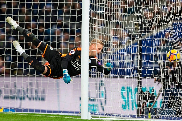 Bàn thắng thứ 2 của anh là một quả đá phạt đẹp mắt.