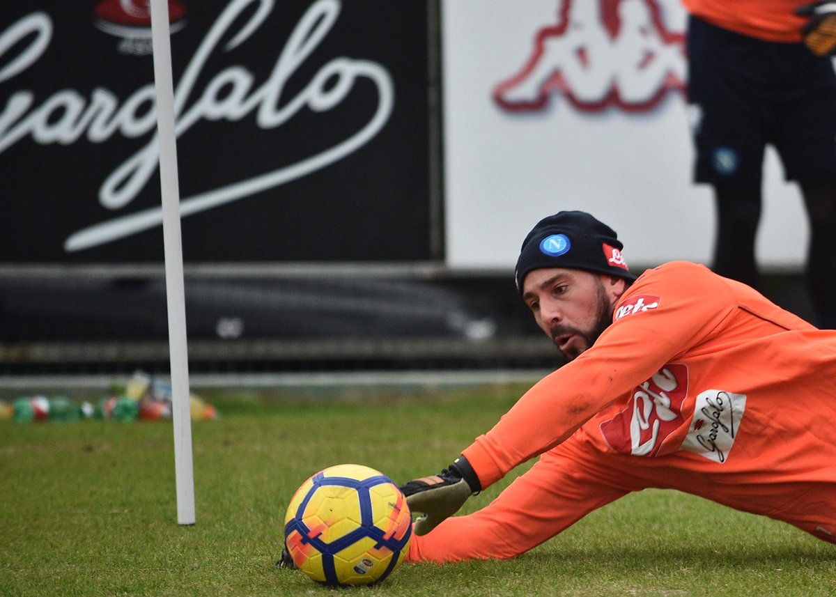 Mới vượt Maradona, Hamsik đã bị đe dọa - Bóng Đá