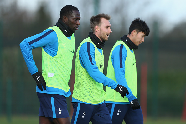 Sở dĩ có điều này bởi trận derby giữa Tottenham và West Ham diễn ra vào ngày 31/12, cách thời khắc giao thừa vài tiếng. Thế nên, lực lượng an ninh cũng như vấn đề giao thông không đủ để đáp ứng sức chứa 90 ngàn CĐV của Wembley.