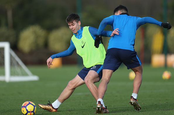 Thay vào đó, Ban Cố vấn An toàn sân Wembley chỉ chấp nhận con số 43 ngàn CĐV, chưa bằng một nửa sức chứa SVĐ. Vì vậy trận đấu phải dời sang 04/01.