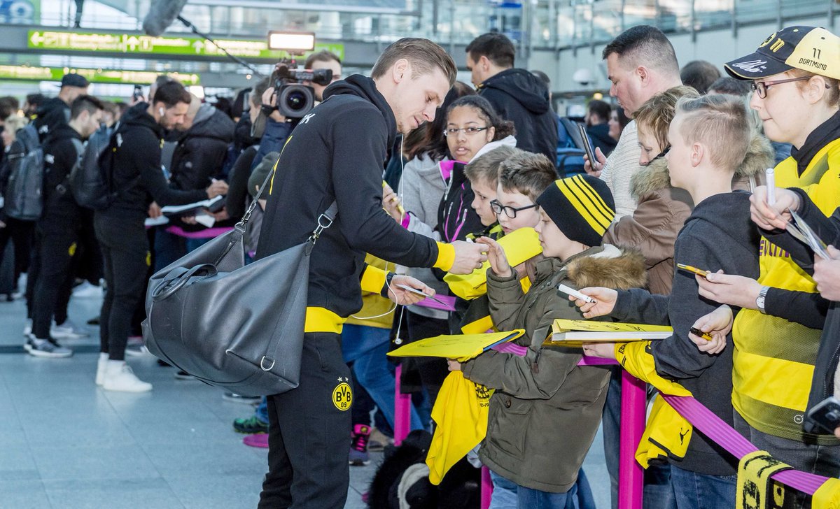 Bundesliga nghỉ đông đến gần 1 tháng nên đây là điều các đội bóng thường làm mỗi mùa giải.