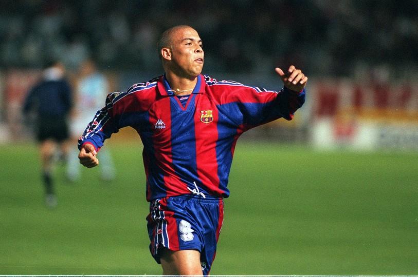 Ronaldo bị 'đá' ra đường sau một mùa giải vô cùng thành công.