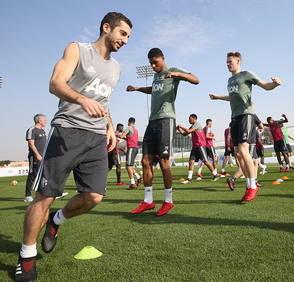 Mourinho cùng học trò phấn khích tột độ tại Dubai - Bóng Đá