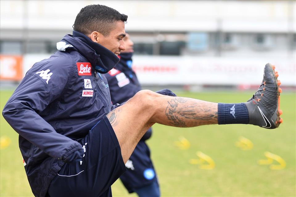 Juve vào chung kết, Napoli không khỏi vui mừng - Bóng Đá