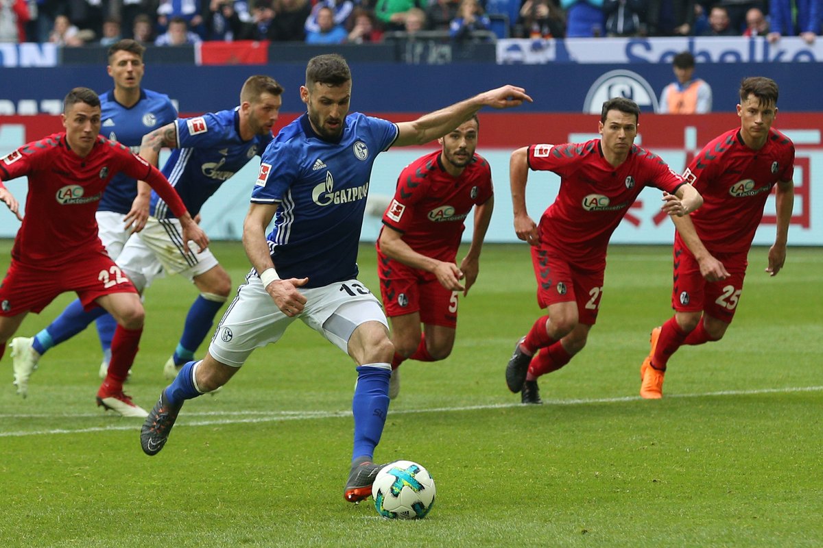 Schalke lại thắng, Bayern chưa thể làm 'Vua' - Bóng Đá