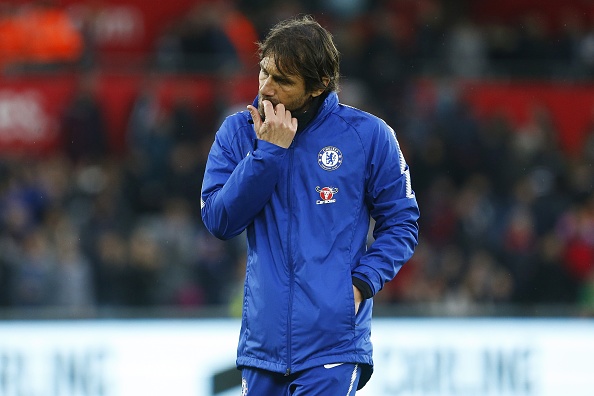 Cắn móng tay trên đường rời sân, Conte ưu tư dù Chelsea chiến thắng - Bóng Đá