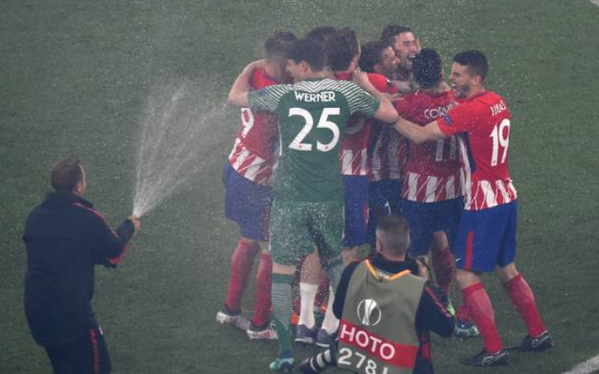 Toàn cảnh lễ đăng quang của Atletico:  - Bóng Đá