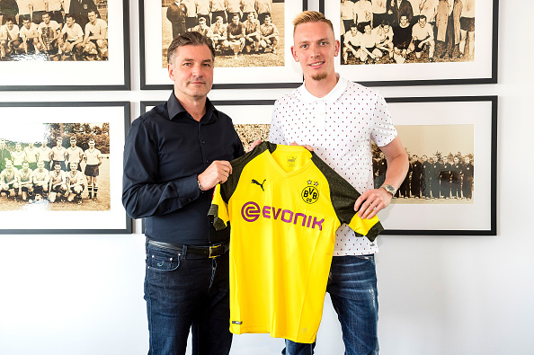 CHÍNH THỨC: 'Sói' Marius gia nhập Dortmund, Favre có tân binh đầu tiên - Bóng Đá