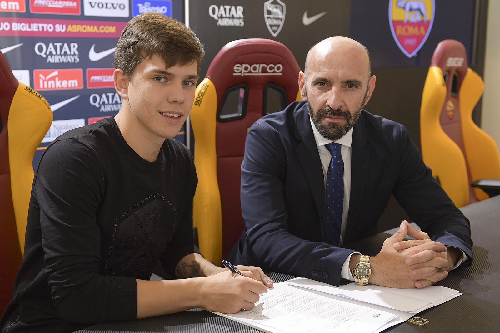 Coric ký vào bản hợp đồng có thời hạn 5 năm cùng Chelsea