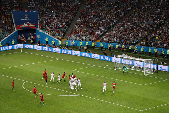 Biến De Gea thành 'trò hề', Ronaldo tự tay mang về điểm số cho Bồ Đào Nha - Bóng Đá
