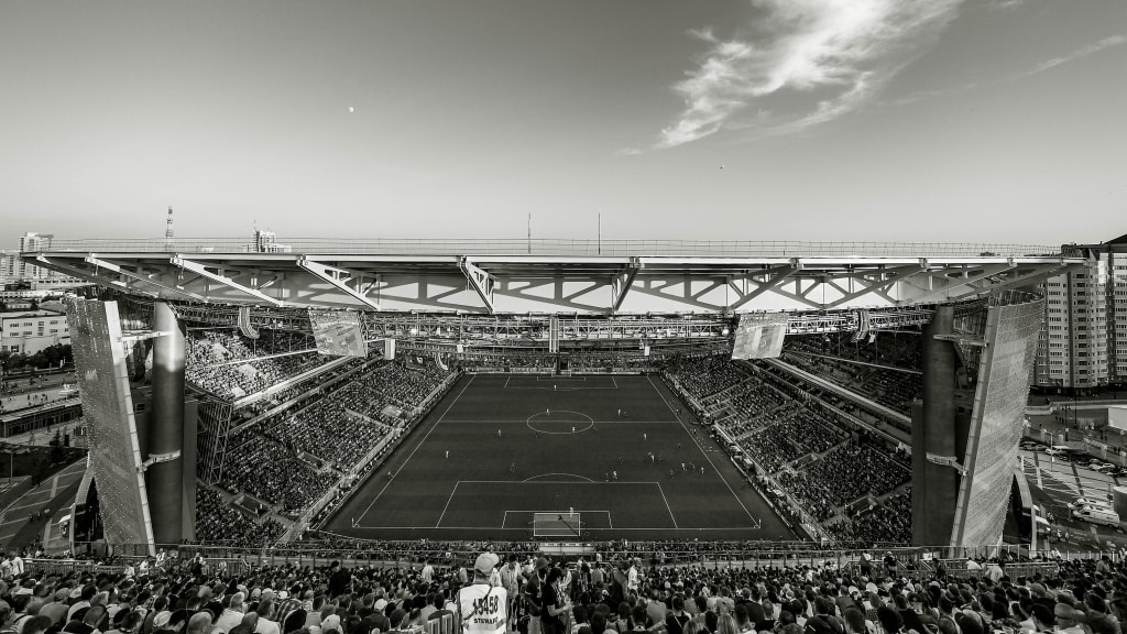 Góc nhìn từ khán đài nằm bên ngoài SVĐ Ekaterinburg Arena, một trải nghiệm thú vị dành cho CĐV.