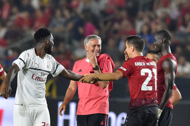 Nghi án 'gạ kèo' penalty giữa Mourinho và đối thủ Milan - Bóng Đá