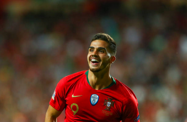 Được đóng vai chính khi không có Ronaldo, Andre Silva đã thi đấu xuất sắc.