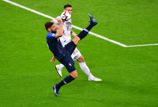 Olivier Giroud - 6 điểm: Nhạt nhòa trên hàng công.