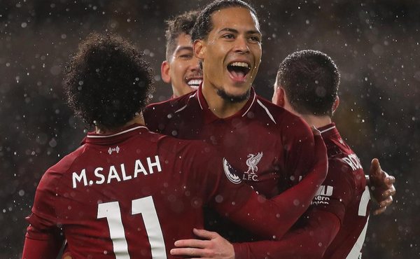 'Ngó lơ' tất cả, Salah chỉ ăn mừng bàn thắng với cầu thủ này - Bóng Đá