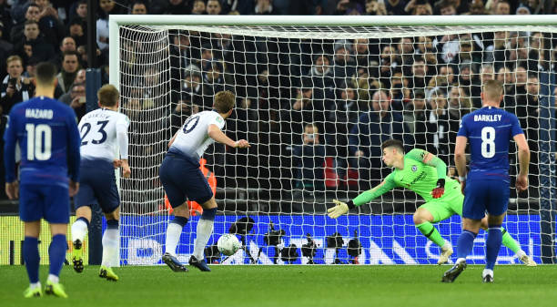 Công nghệ VAR trợ giúp, Tottenham giành lợi thế lớn trước Chelsea - Bóng Đá