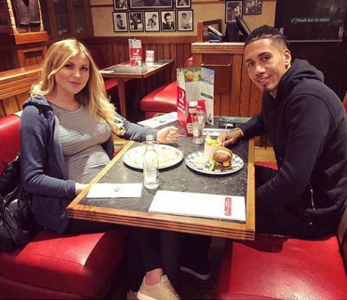 Smalling và vợ - Bóng Đá