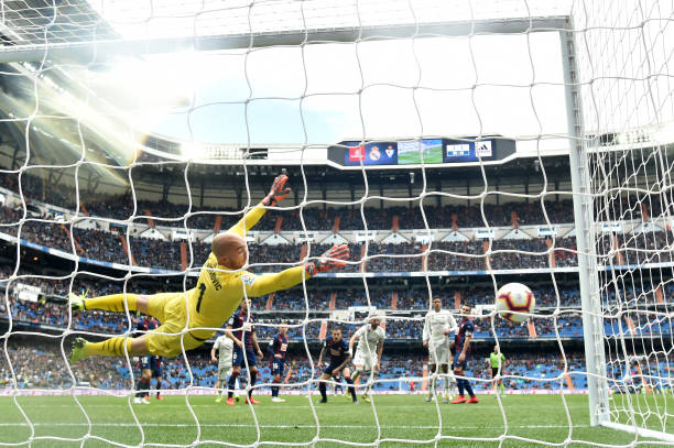 Trình độ Barca B vẫn đủ biến Varane thành 'trò hề' - Bóng Đá