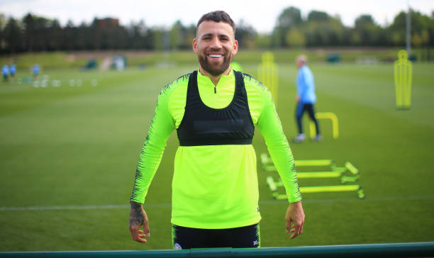 Gương mặt rạng rỡ của trung vệ Nicolas Otamendi.