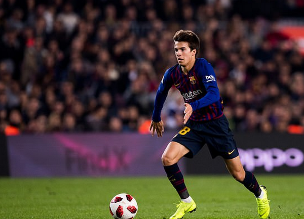 Riqui Puig tâng bóng tennis - Bóng Đá