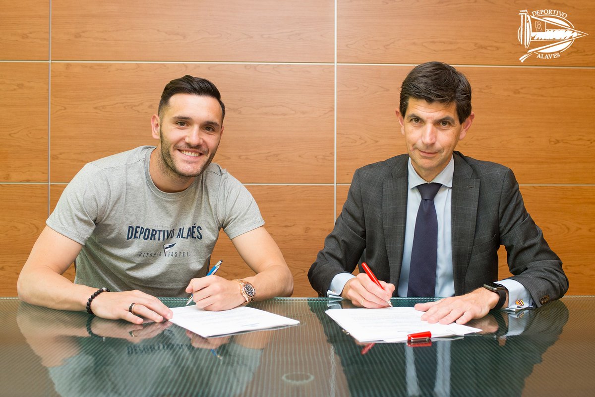 Lucas perez ra mắt Alaves (ảnh) - Bóng Đá