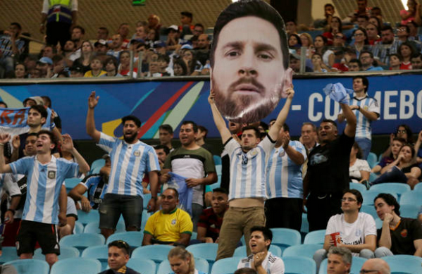 Buộc phải thắng, Messi đã 'cầu cứu' những người đặc biệt - Bóng Đá