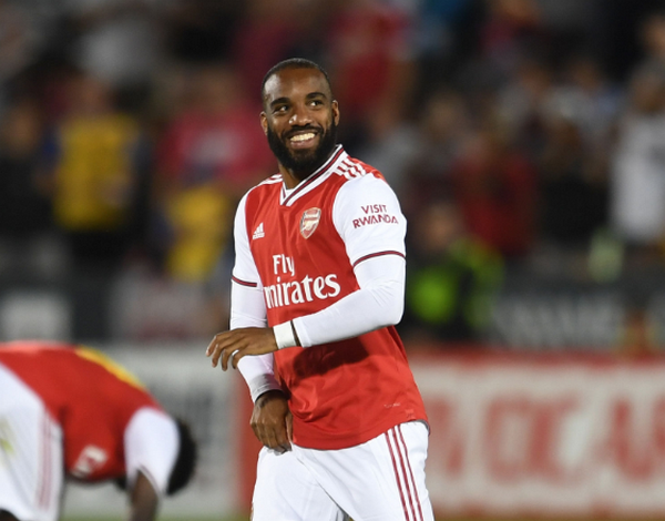 Ra sân hơn 10 phút, sao Arsenal vẫn bị đối thủ 'sàm sỡ' - Bóng Đá