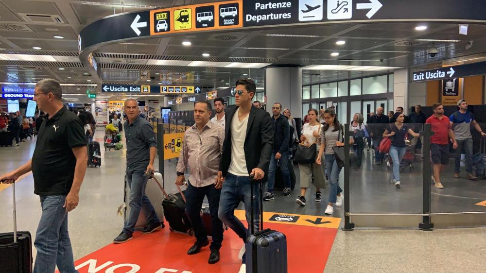 Ngày hôm nay, ngày cuối cùng của TTCN, hình ảnh về người thay thế Simeone có mặt ở Italia đã xuất hiện trên mạng.