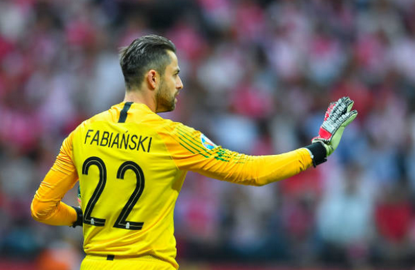 Chỉ có tài năng của thủ thành Lukasz Fabianski mới giữ lại được 1 điểm cho Ba Lan trên sân nhà. Cả trận, anh thực hiện 6 pha cứu thua, trong đó có 5 cú sút trong vòng cấm.