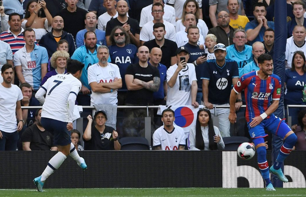 'Ác mộng' Man Utd phản lưới nhà, Tottenham đại thắng derby London - Bóng Đá