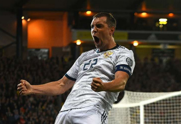 Tiền đạo Artem Dzyuba đã có cho mình 6 pha lập công, 1/3 số bàn thắng của tuyển Nga.