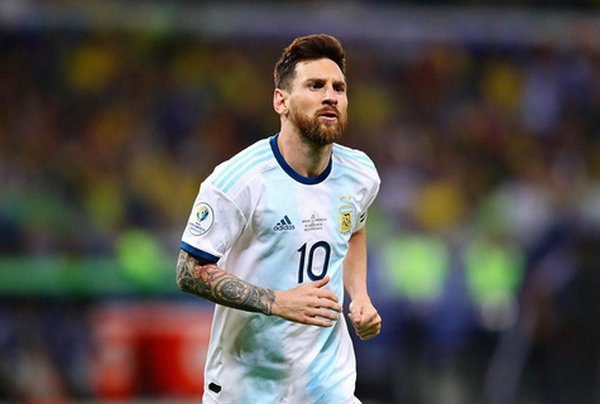 Messi bị cấm thi đấu, Argentina 'vô tình' tìm thấy sát thủ mới (Alario) - Bóng Đá