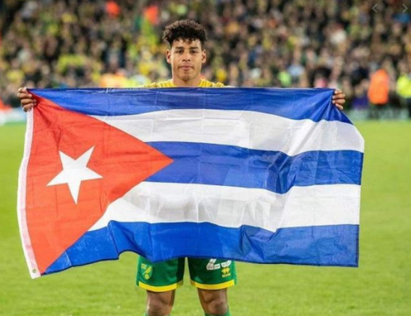 Dù vậy, Onel Hernandez đã khẳng định tình yêu với quê hương Cuba, anh từng mang quốc kỳ nước nhà vào sân khi ăn mừng thăng hạng. Khá bất ngờ, Onel vẫn chưa một lần khoác áo đội tuyển Cuba, nhưng đó dường như chỉ là vấn đề thời gian.